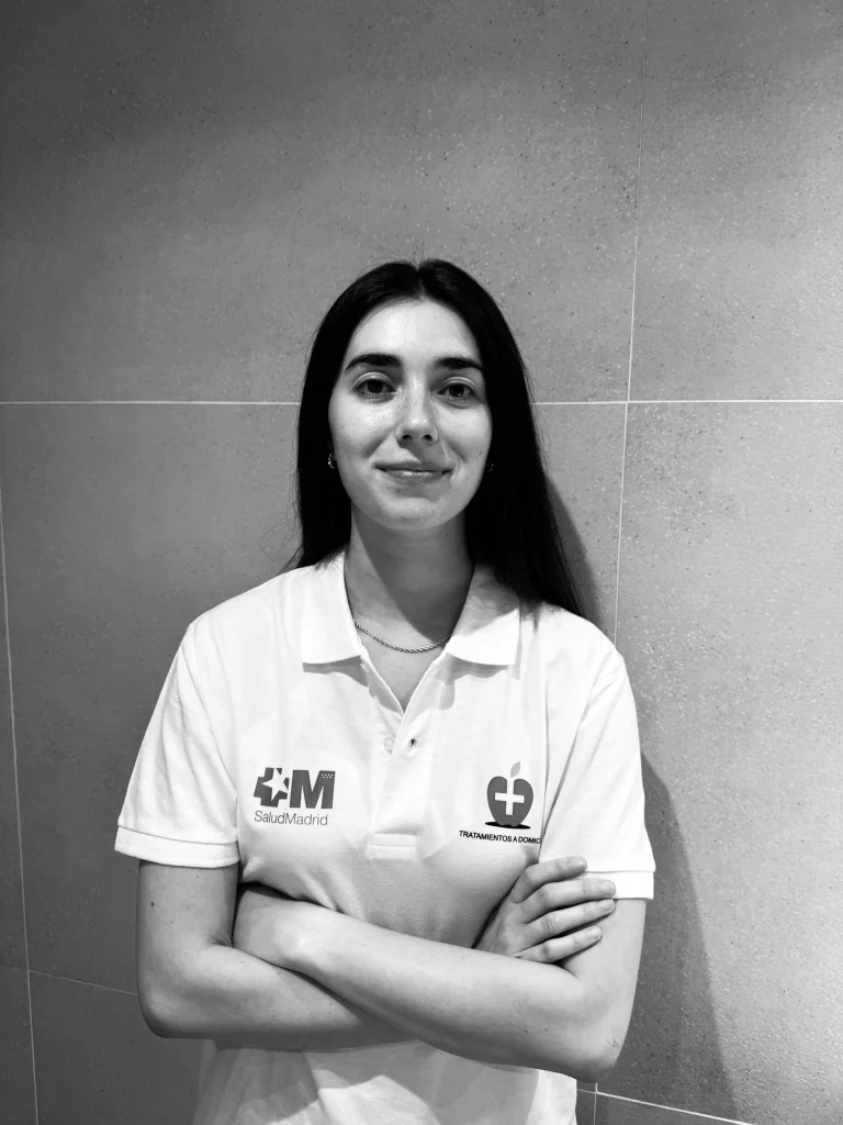 María Martín Báguena fisioterapeuta a domicilio en Madrid especialista en fisioterapia geriátrica y traumatología